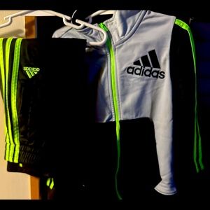Boys size 5 adidas track suit like new